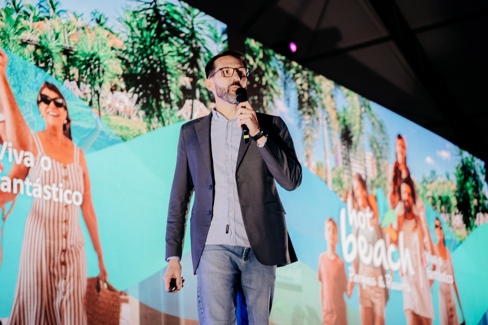 Encontro Comercial Resorts Brasil — Apresentação do posicionamento Hot Beach Parques & Resorts.